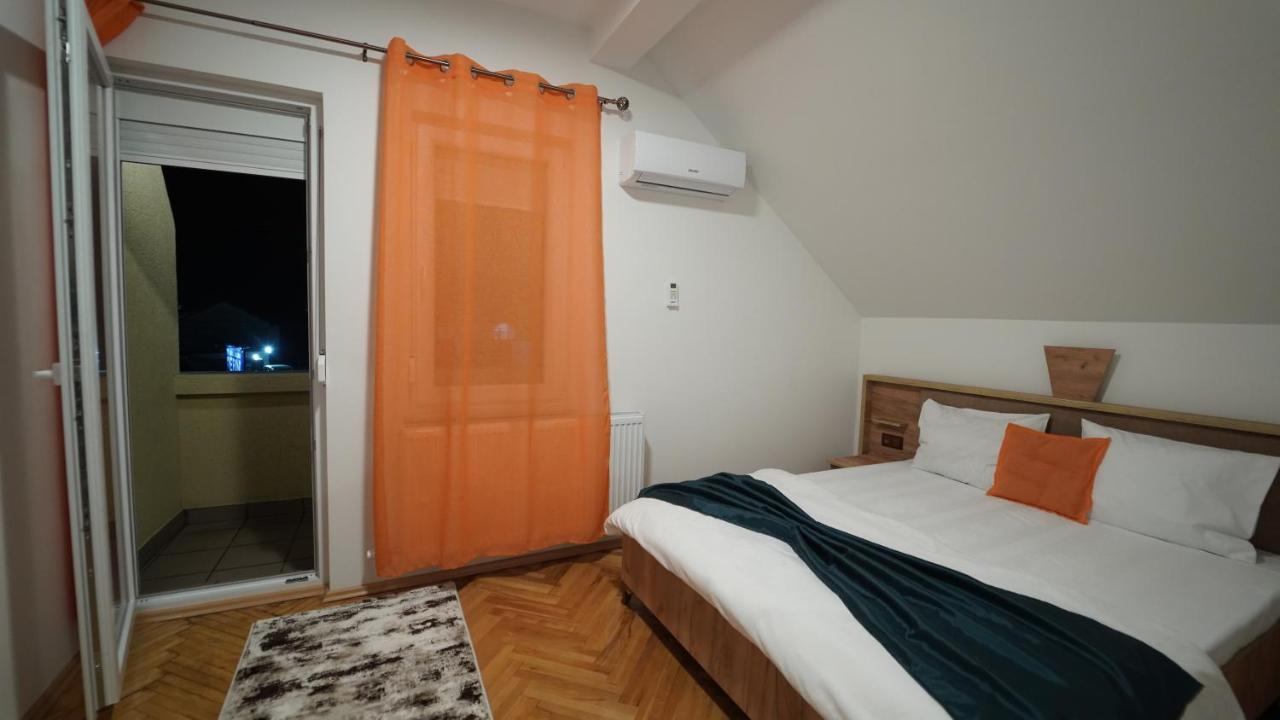 Madigan'S Hotel Kosovo Polje 外观 照片