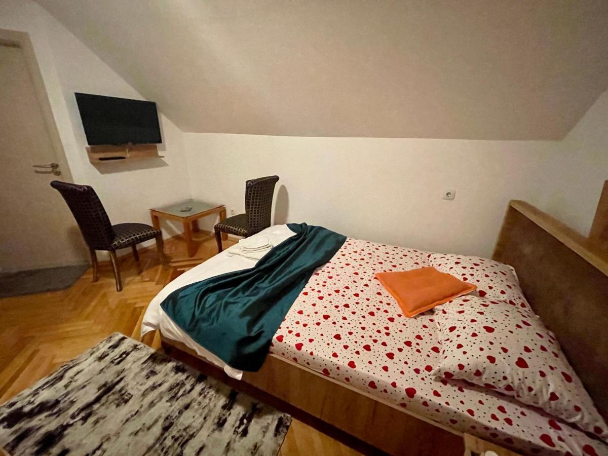 Madigan'S Hotel Kosovo Polje 外观 照片