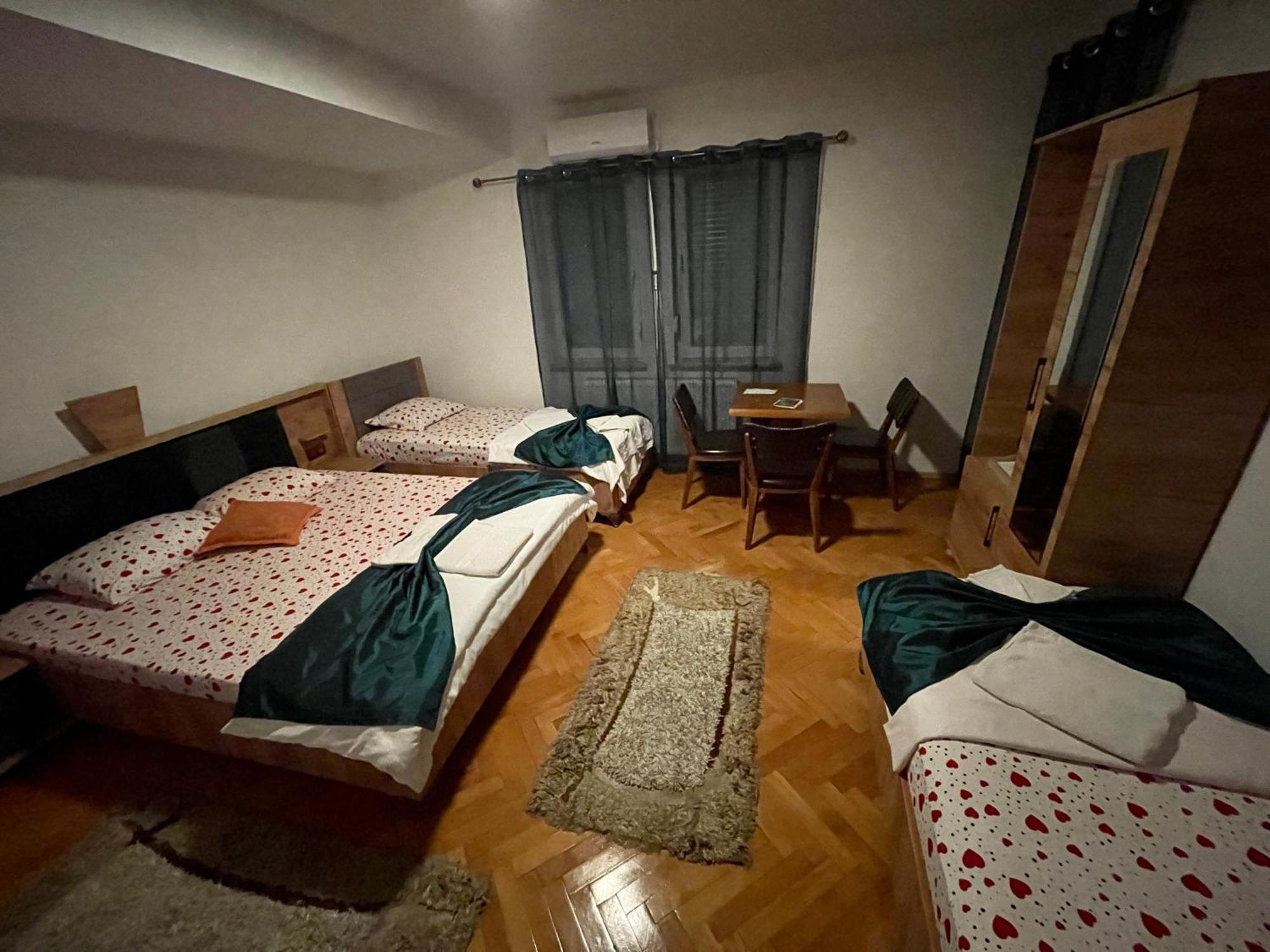 Madigan'S Hotel Kosovo Polje 外观 照片