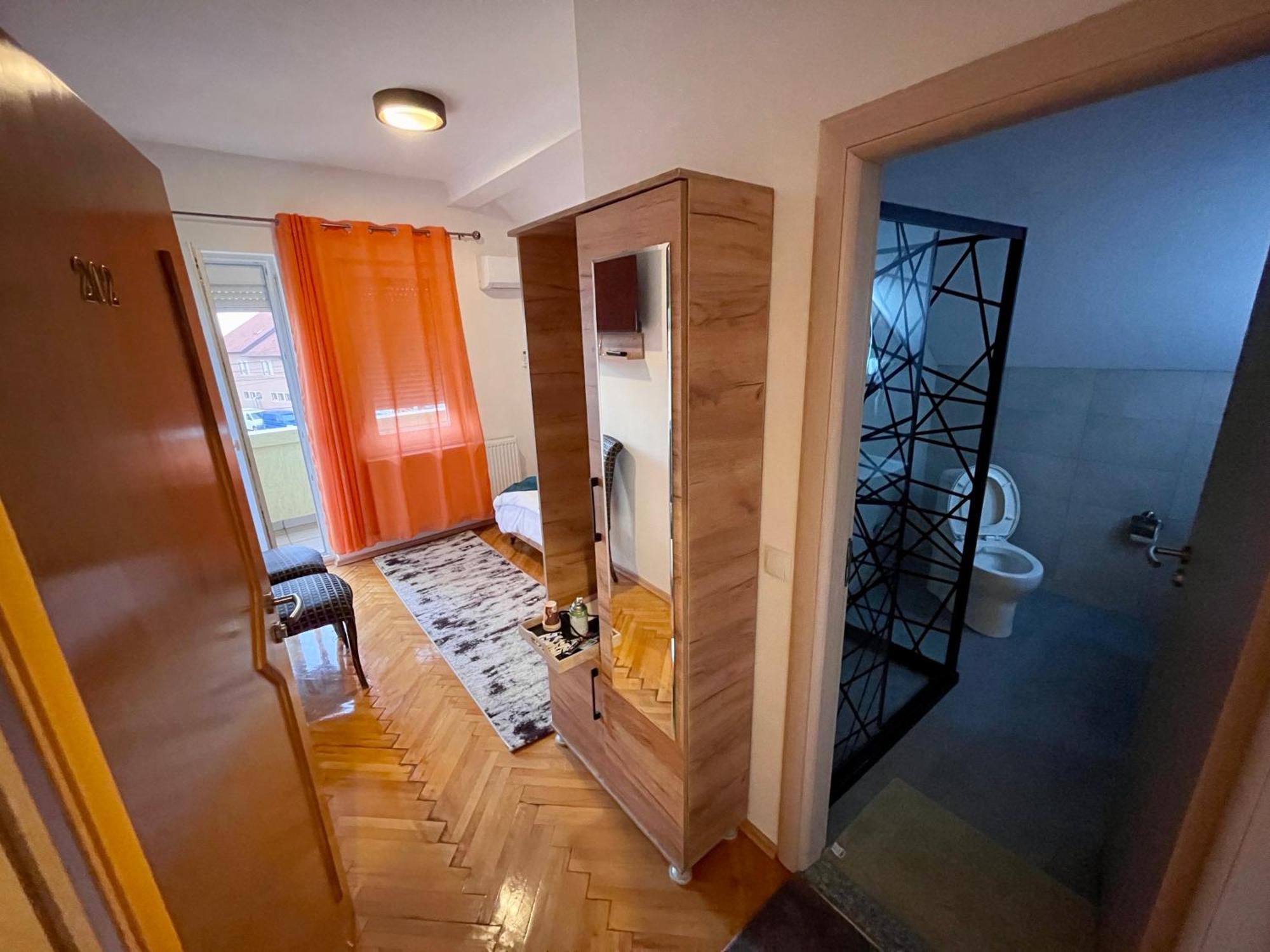 Madigan'S Hotel Kosovo Polje 外观 照片