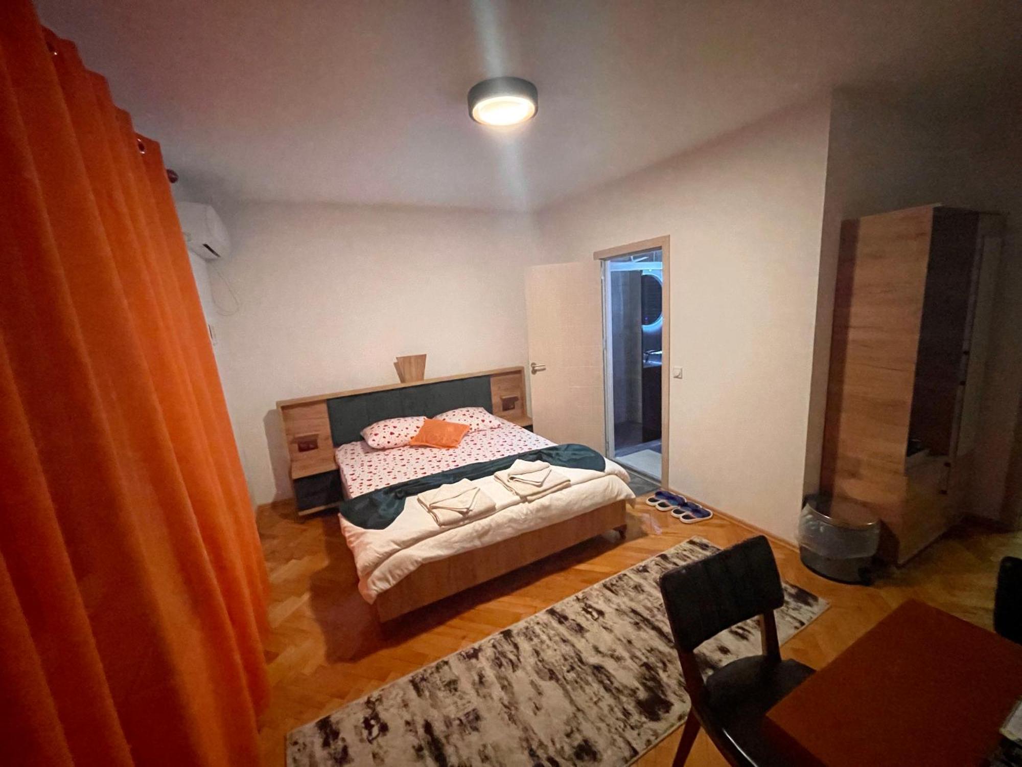 Madigan'S Hotel Kosovo Polje 外观 照片
