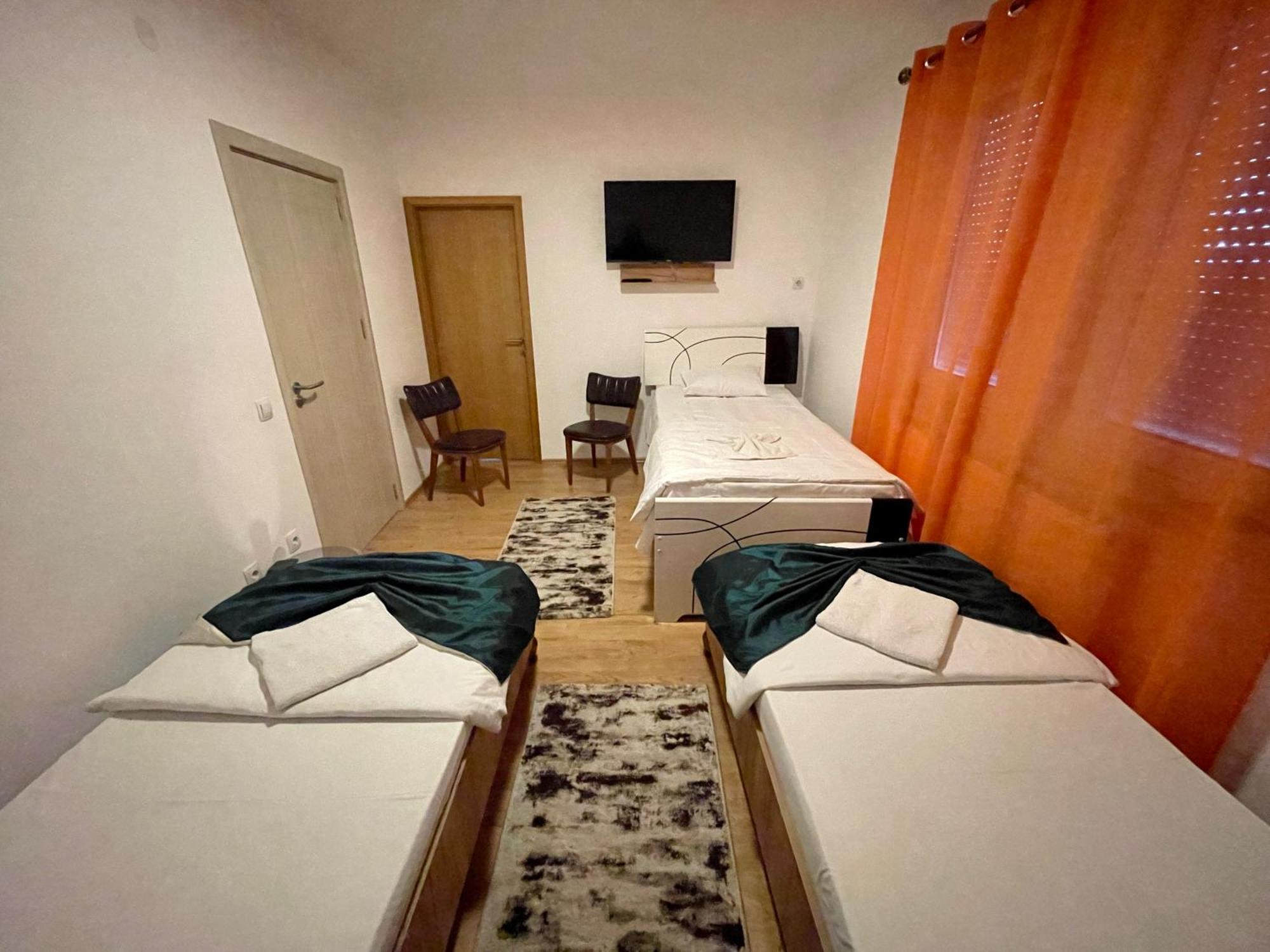 Madigan'S Hotel Kosovo Polje 外观 照片