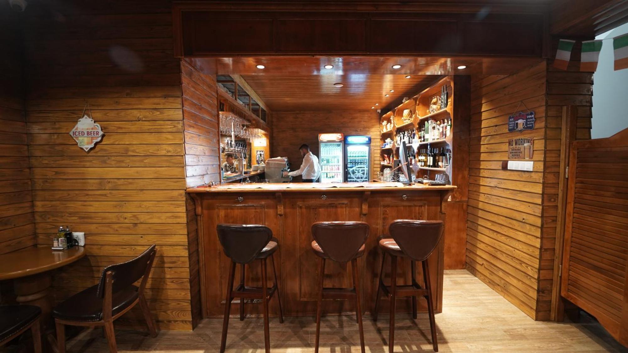 Madigan'S Hotel Kosovo Polje 外观 照片